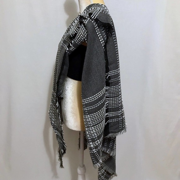 NWOT Knit Poncho-Ruana for Women OS - Picture 6 of 8